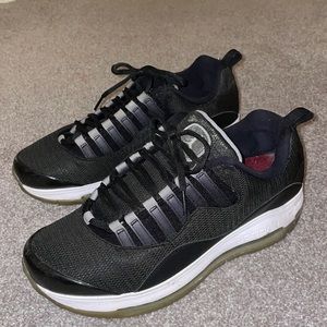 Jordan CMFT Air Max 10 Size 8.5, Black/White